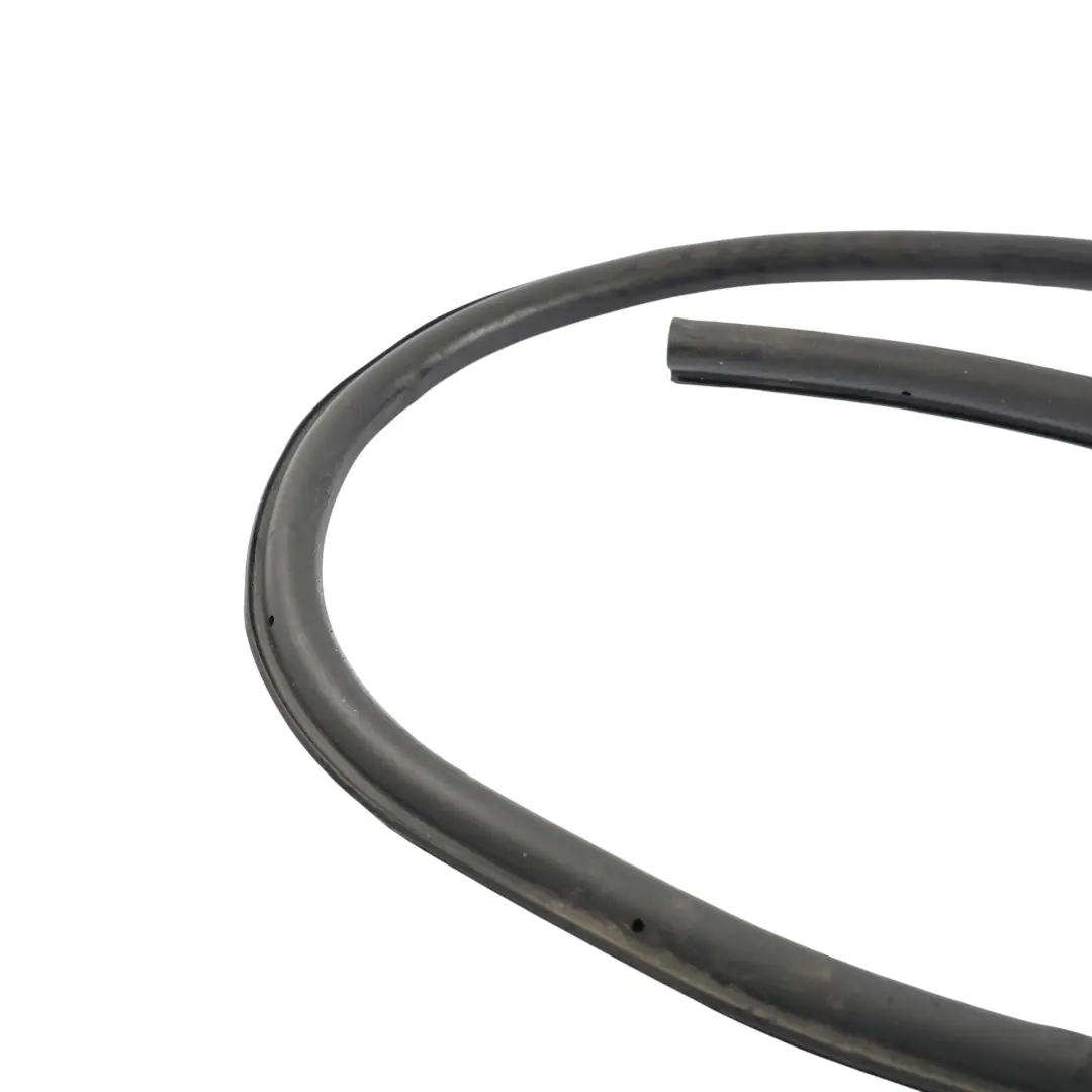 Hood Bonnet Seal Rubber Gasket to Land Rover Discovery Sport L550 with Part number K8D2-16C834-AB Land Rover Discovery Sport L550 Hood Bonnet Seal Rubber Gasket - SKU K8D2-16C834-AB - Part number K8D2-16C834-AB