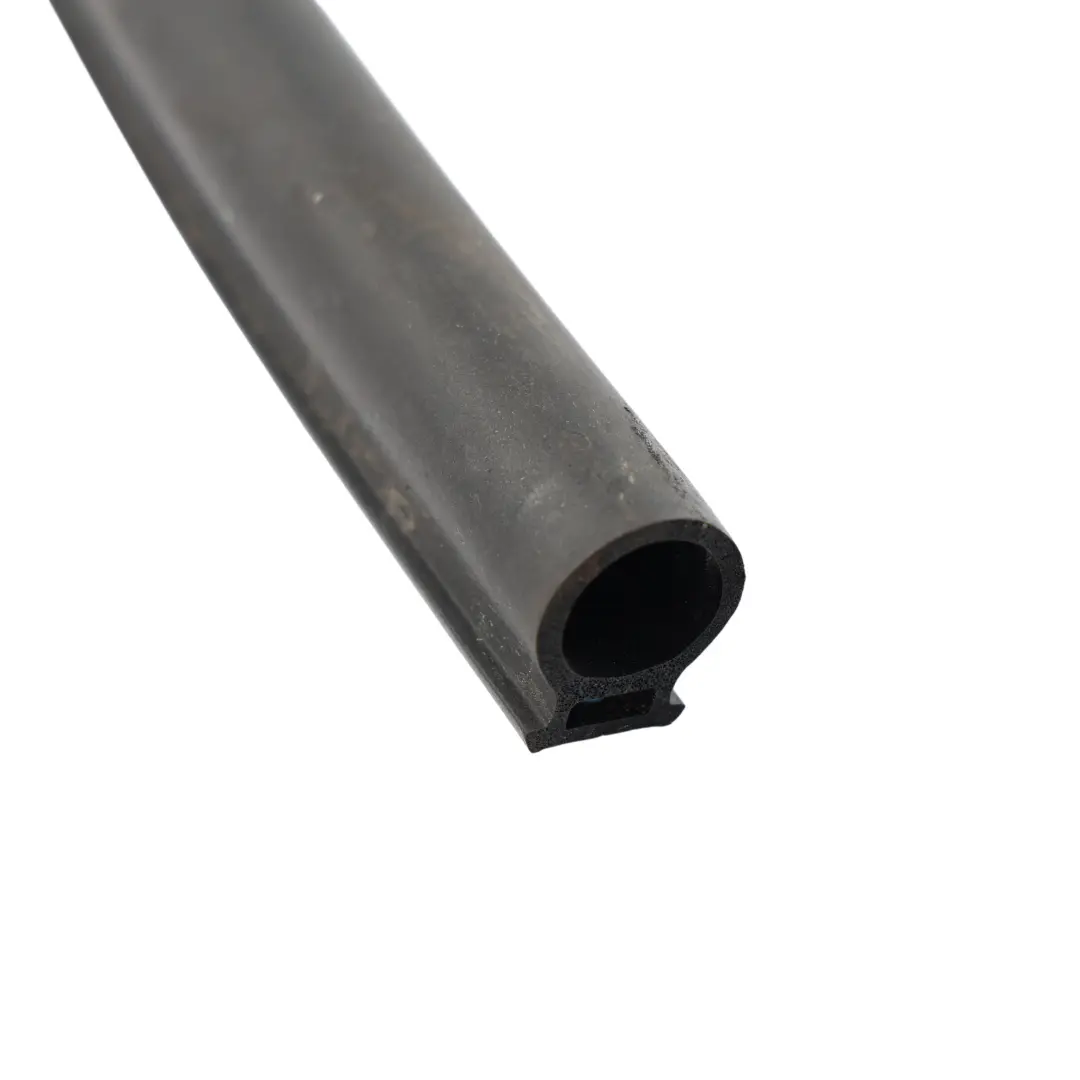 Joint Capot Caoutchouc pour Range Rover Discovery Sport L550 à propos du numéro de pièce K8D2-16C834-AB Range Rover Discovery Sport L550 Joint Capot Caoutchouc - SKU K8D2-16C834-AB - Numéro de pièce K8D2-16C834-AB