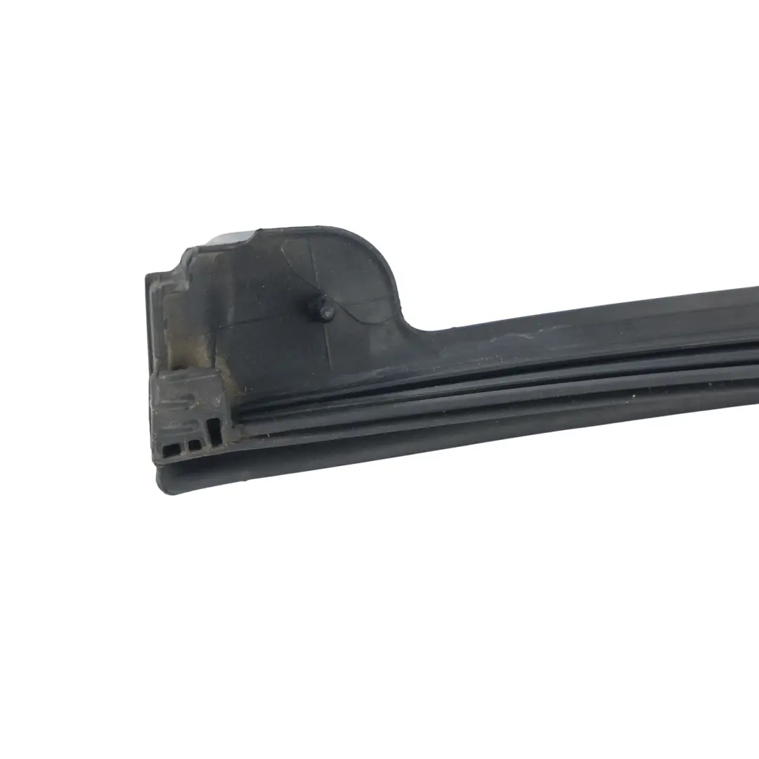 Range Rover Evoque L551 Front Window Seal Gasket Rubber Left N/S - SKU K8D2-20519-A - Part number K8D2-20519-A