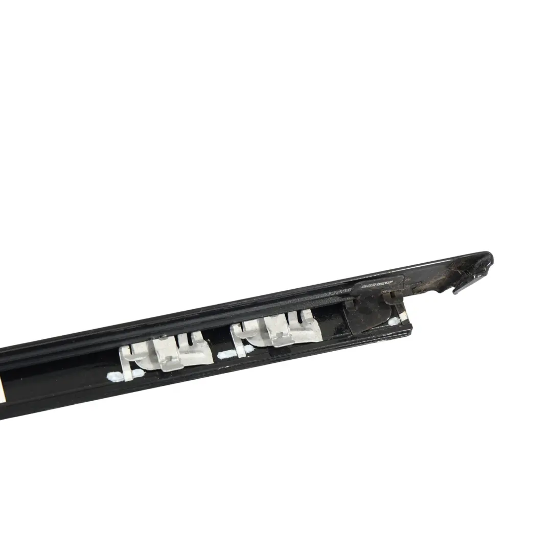 Land Rover Evoque L551 Marco Superior Ventana Trasero Izquierdo - SKU K8D2-255A61-AB - Número de pieza K8D2-255A61-AB
