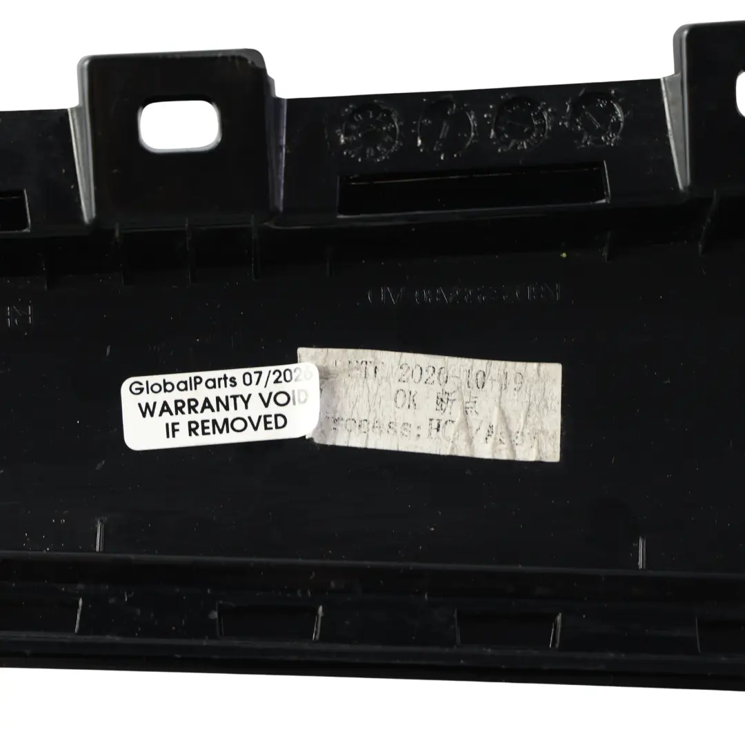 Rivestimento Montante C Destro per Land Rover Evoque L551 con numero di parte K8D2-255A80-AD Land Rover Evoque L551 Rivestimento Montante C Destro - SKU K8D2-255A80-AD - Numero di parte K8D2-255A80-AD