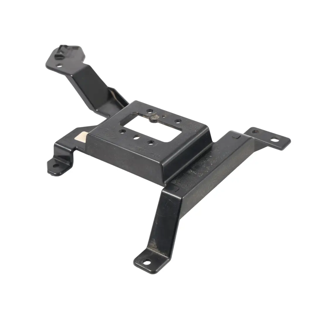 Land Rover Evoque L551 Support Capteur Radar Pare-Chocs Avant - SKU K8D2-9E729-BB - Numéro de pièce K8D2-9E729-BB