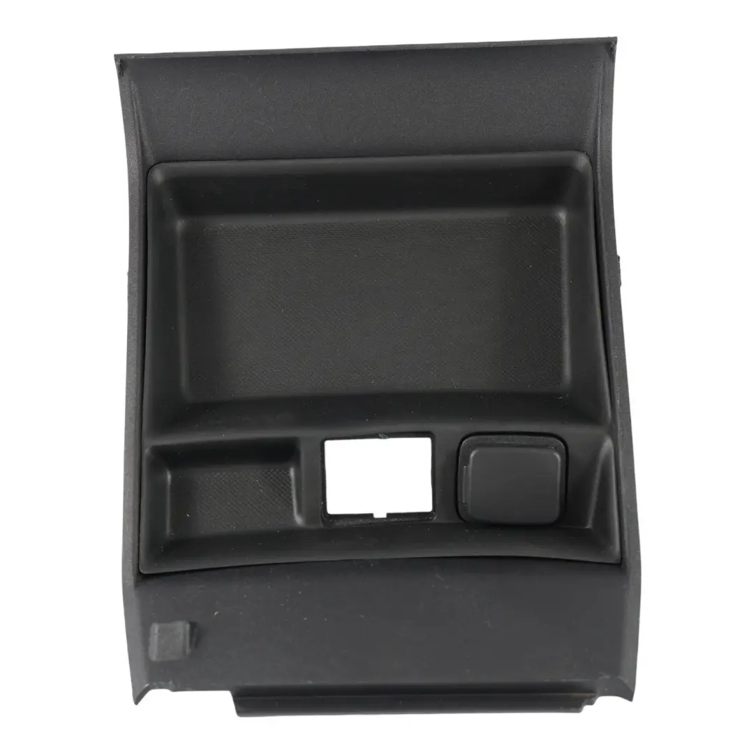 Ford Mondeo Mk5 Listwa Konsoli Środkowej Gniazdo 12V - SKU KS73-F045P04-BDW - Numer Części KS73-F045P04-BDW