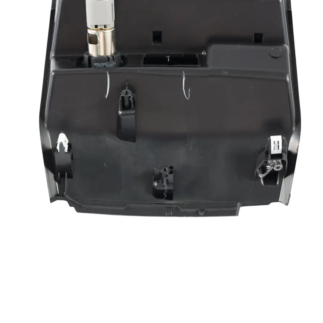 Ford Mondeo MK5 Garniture Console Centrale Prise 12V - SKU KS73-F045P04-BDW - Numéro de pièce KS73-F045P04-BDW