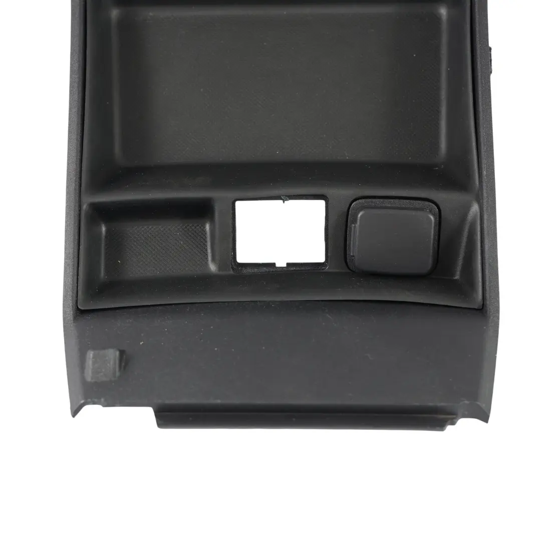 Mk5 Listwa Konsoli Środkowej Gniazdo 12V do Ford Mondeo o numerze KS73-F045P04-BDW Ford Mondeo Mk5 Listwa Konsoli Środkowej Gniazdo 12V - SKU KS73-F045P04-BDW - Numer Części KS73-F045P04-BDW
