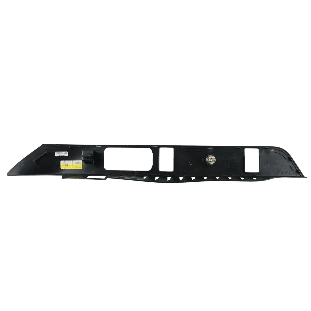 Striscia D Bagagliaio 12V Destro per Land Rover Range Rover Velar L560 con numero di parte L0279044A Land Rover Range Rover Velar L560 Striscia D Bagagliaio 12V Destro - SKU L0279044A - Numero di parte L0279044A