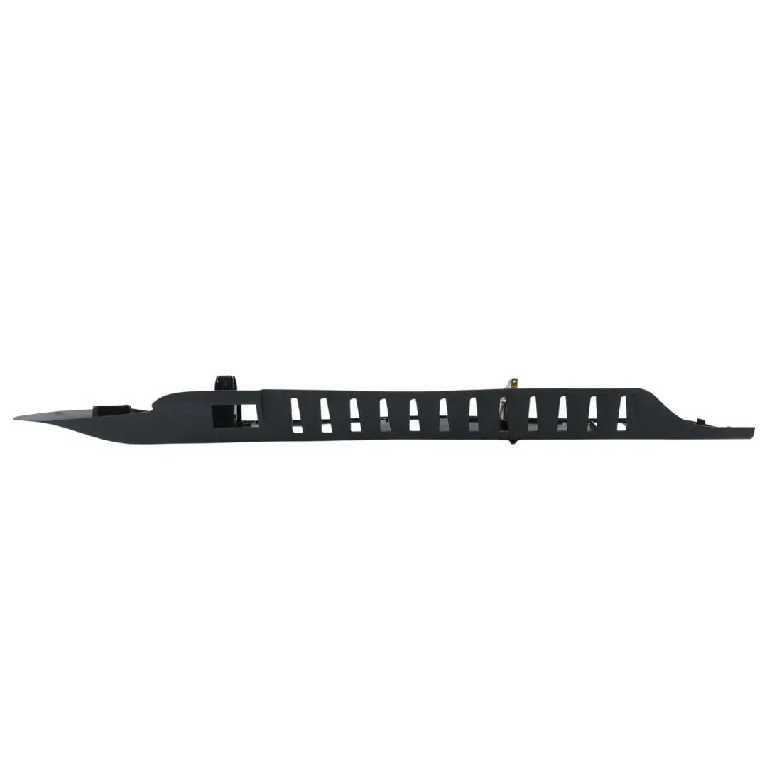 Striscia D Bagagliaio 12V Destro per Land Rover Range Rover Velar L560 con numero di parte L0279044A Land Rover Range Rover Velar L560 Striscia D Bagagliaio 12V Destro - SKU L0279044A - Numero di parte L0279044A