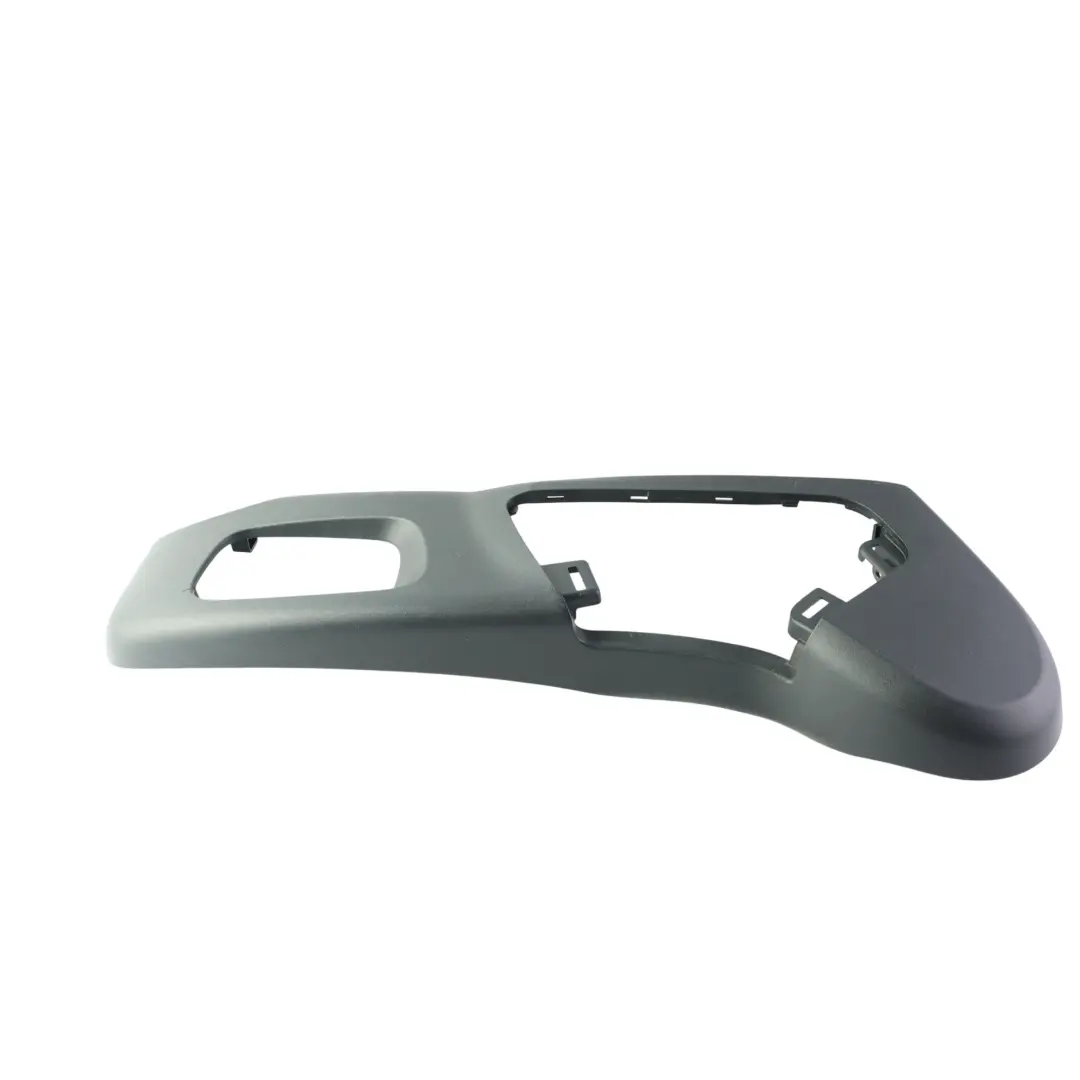 Range Rover Velar L560 Garniture Panneau Siège Avant Droit - SKU L8A2-600B12-AAW - Numéro de pièce L8A2-600B12-AAW
