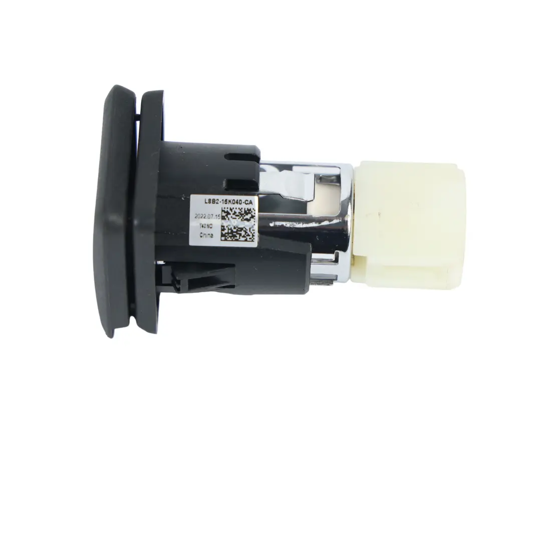 Presa Accendisigari Trim per Land Rover Velar L560 con numero di parte L8B2-15K040-CA Land Rover Velar L560 Presa Accendisigari Trim - SKU L8B2-15K040-CA - Numero di parte L8B2-15K040-CA