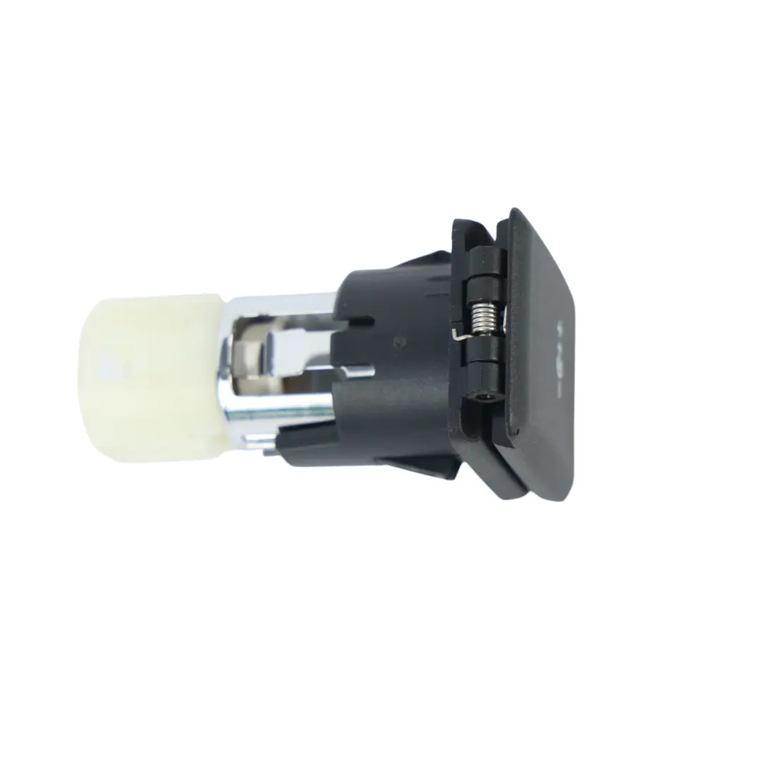 Presa Accendisigari Trim per Land Rover Velar L560 con numero di parte L8B2-15K040-CA Land Rover Velar L560 Presa Accendisigari Trim - SKU L8B2-15K040-CA - Numero di parte L8B2-15K040-CA