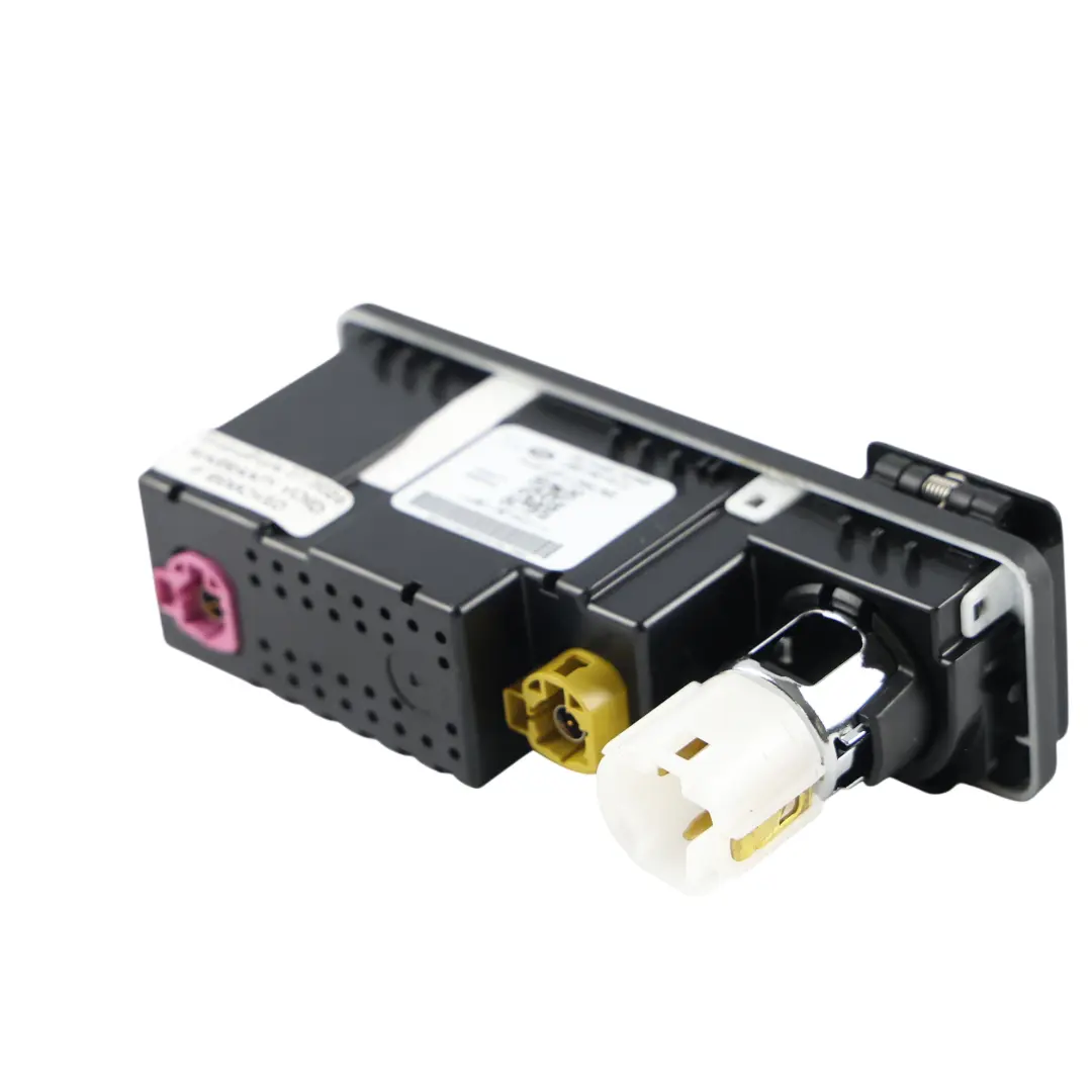 Range Rover Evoque L551 USB Typ C Ladeanschluss Buchse - SKU L8B2-19E110-CC - Teilenummer L8B2-19E110-CC