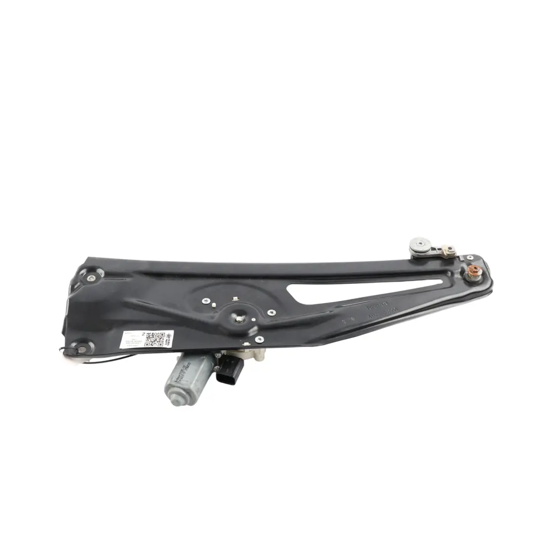 Door Window Regulator Lifter Motor Right O/S to Range Rover L322 Rear with Part number LR011323 Range Rover L322 Rear Door Window Regulator Lifter Motor Right O/S - SKU LR011323 - Part number LR011323