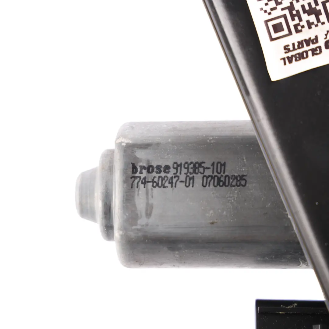 Door Window Regulator Lifter Motor Right O/S to Range Rover L322 Rear with Part number LR011323 Range Rover L322 Rear Door Window Regulator Lifter Motor Right O/S - SKU LR011323 - Part number LR011323