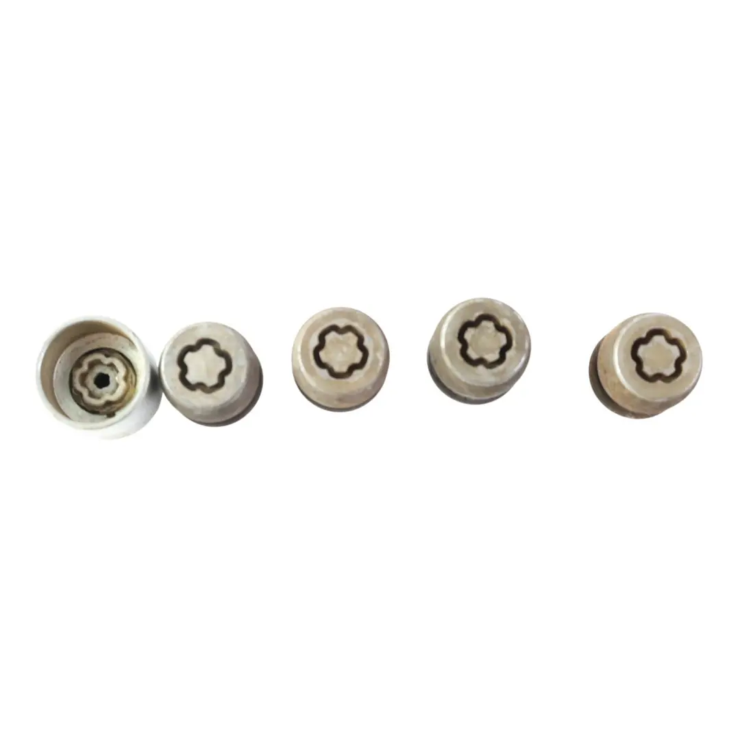 Ensemble Écrous Antivol Roue x5 pour Range Rover Evoque L538 à propos du numéro de pièce LR031381 Range Rover Evoque L538 Ensemble Écrous Antivol Roue x5 - SKU LR031381 - Numéro de pièce LR031381