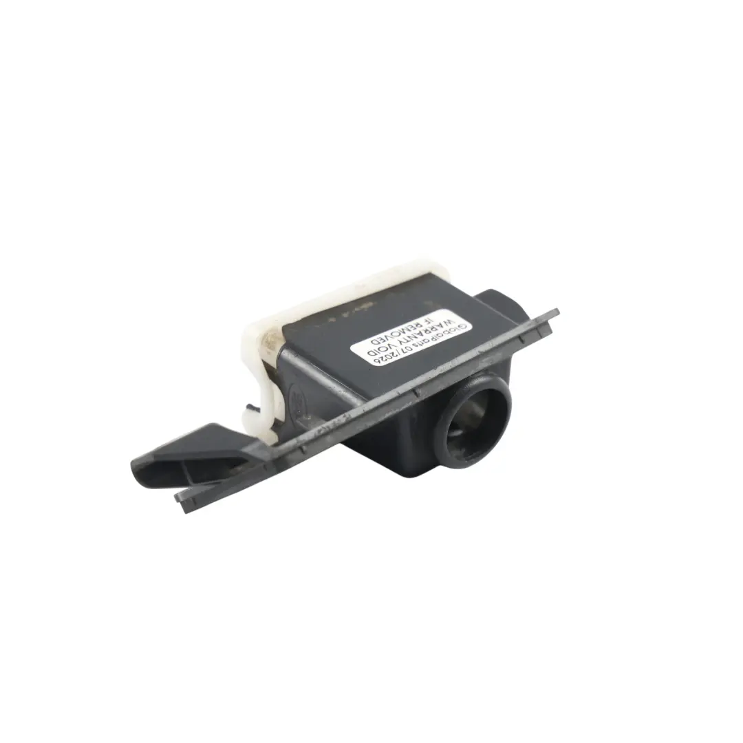 Wspornik Kamery Tylnej Klapy Panel do Range Rover Evoque L538 o numerze LR069740 Range Rover Evoque L538 Wspornik Kamery Tylnej Klapy Panel - SKU LR069740 - Numer Części LR069740