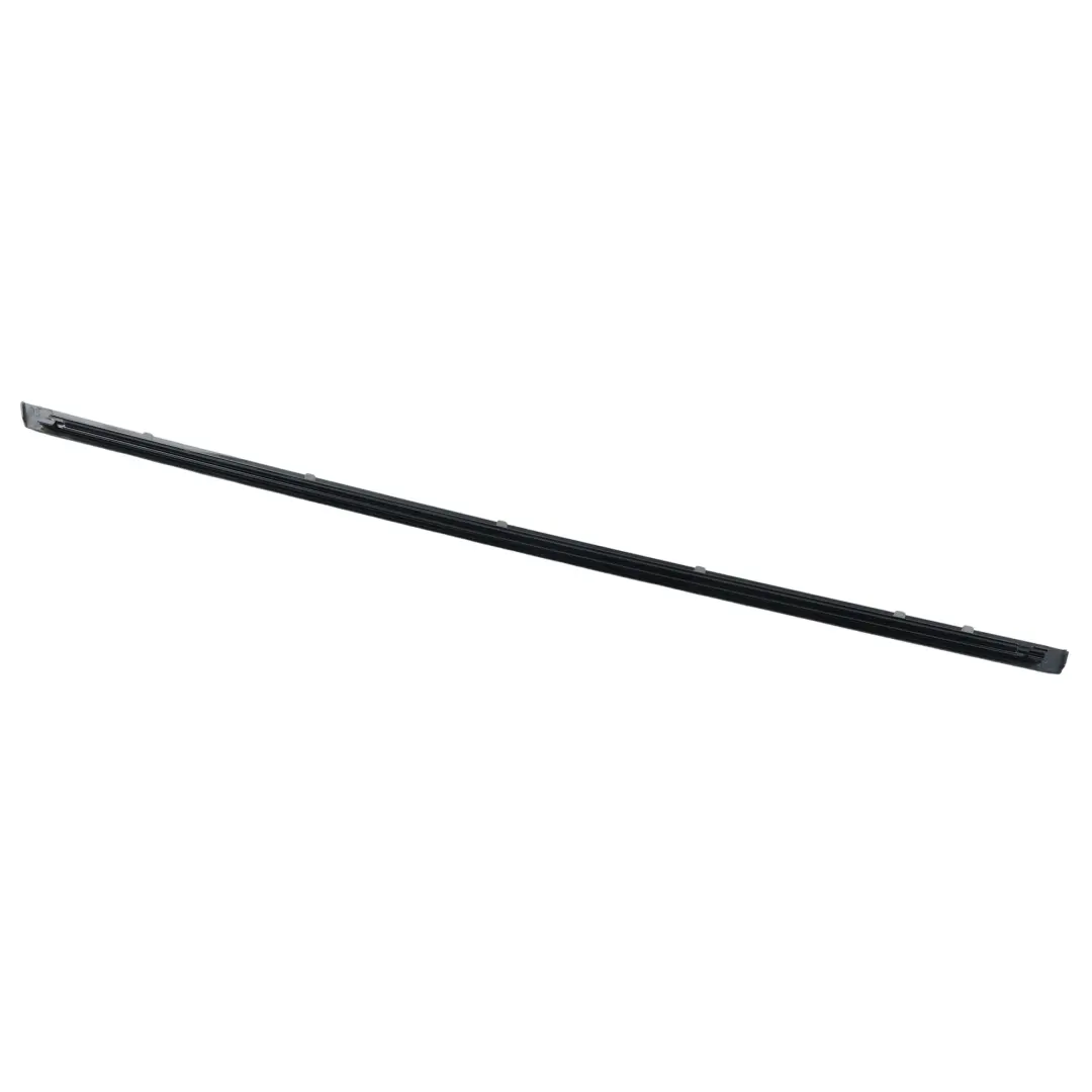 Baguette Porte Arrière Droit pour Land Rover Range Rover Velar L560 à propos du numéro de pièce J8A2-255A60-AD Land Rover Range Rover Velar L560 Baguette Porte Arrière Droit - SKU LR092730 - Numéro de pièce J8A2-255A60-AD