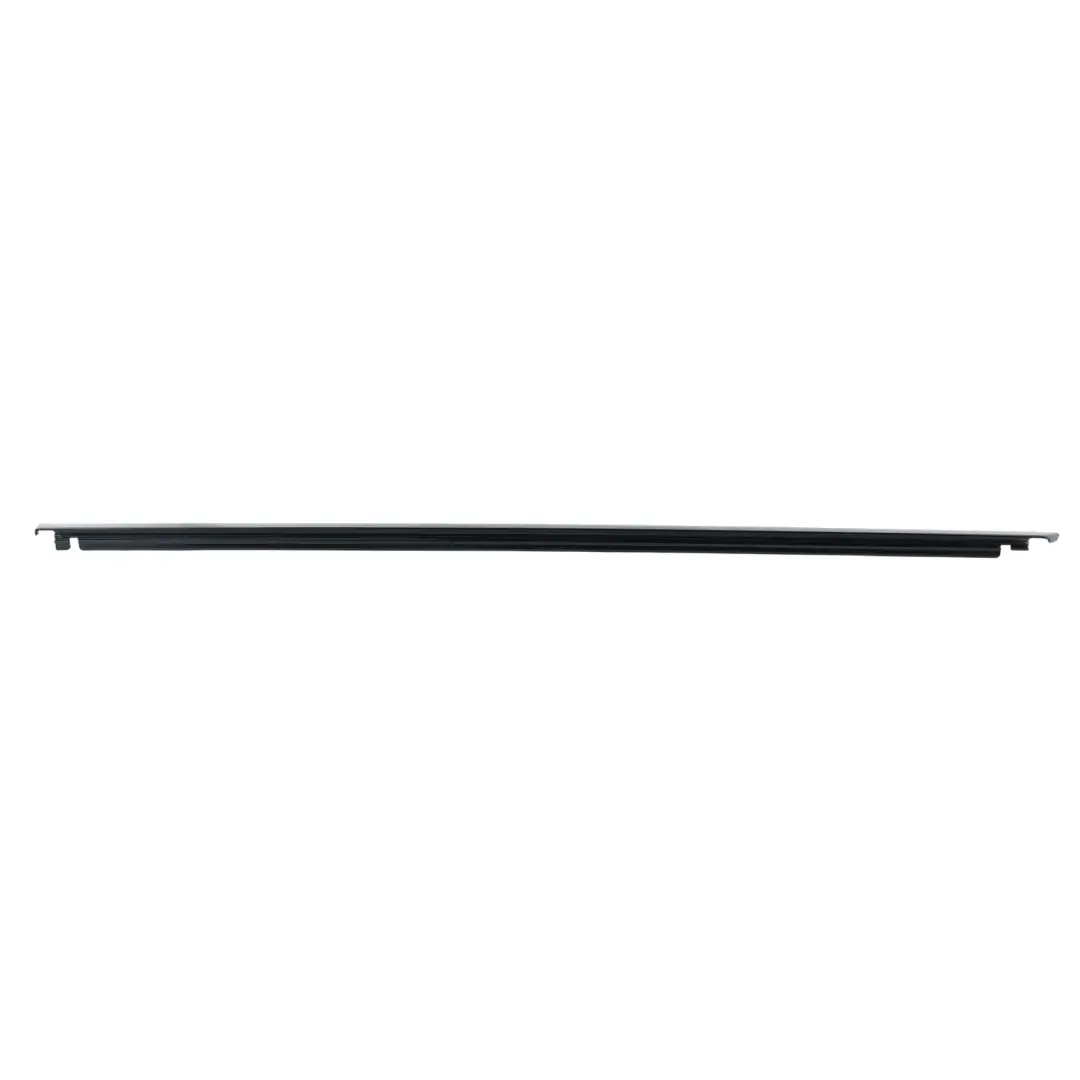 Baguette Porte Arrière Droit pour Land Rover Range Rover Velar L560 à propos du numéro de pièce J8A2-255A60-AD Land Rover Range Rover Velar L560 Baguette Porte Arrière Droit - SKU LR092730 - Numéro de pièce J8A2-255A60-AD