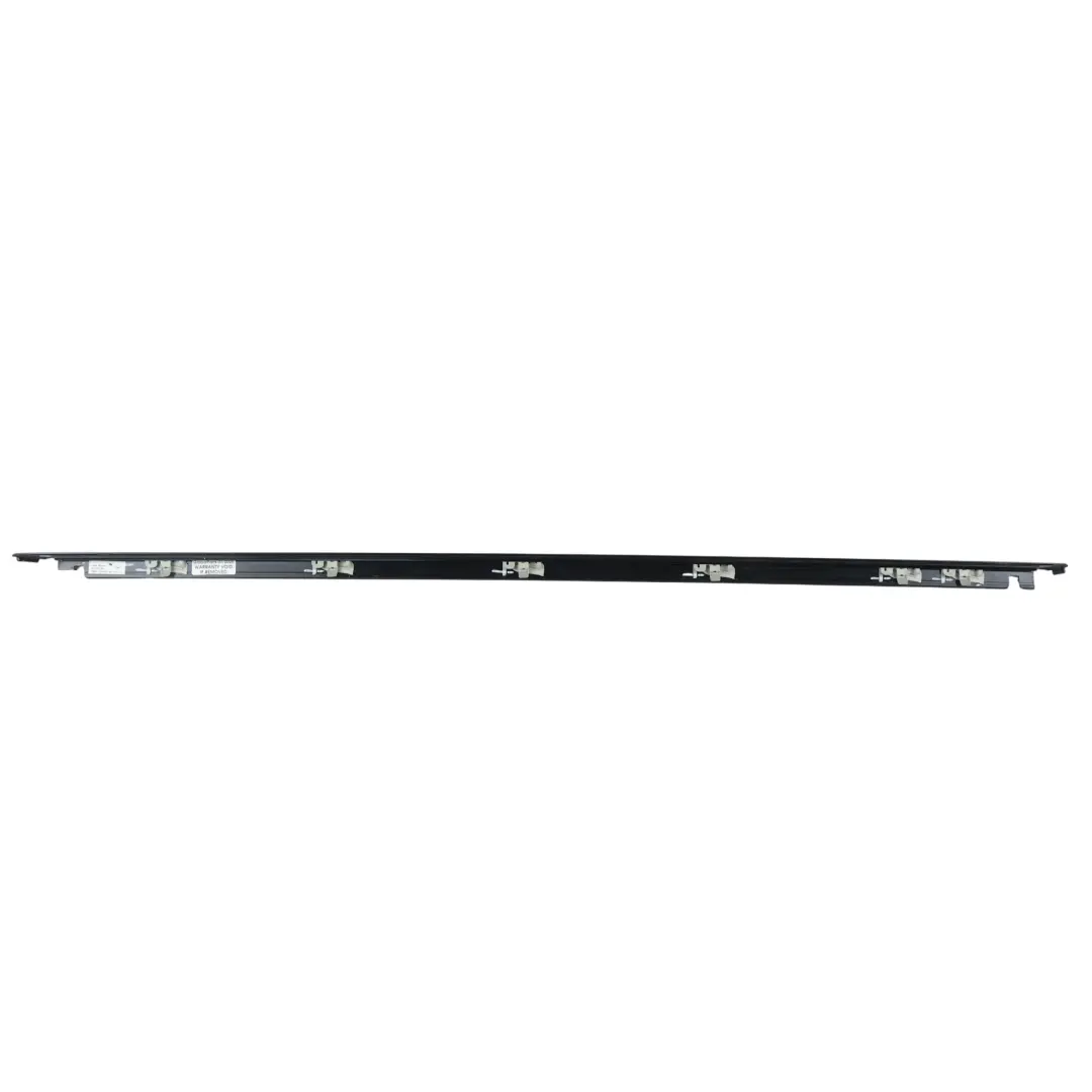 Baguette Porte Arrière Droit pour Land Rover Range Rover Velar L560 à propos du numéro de pièce J8A2-255A60-AD Land Rover Range Rover Velar L560 Baguette Porte Arrière Droit - SKU LR092730 - Numéro de pièce J8A2-255A60-AD
