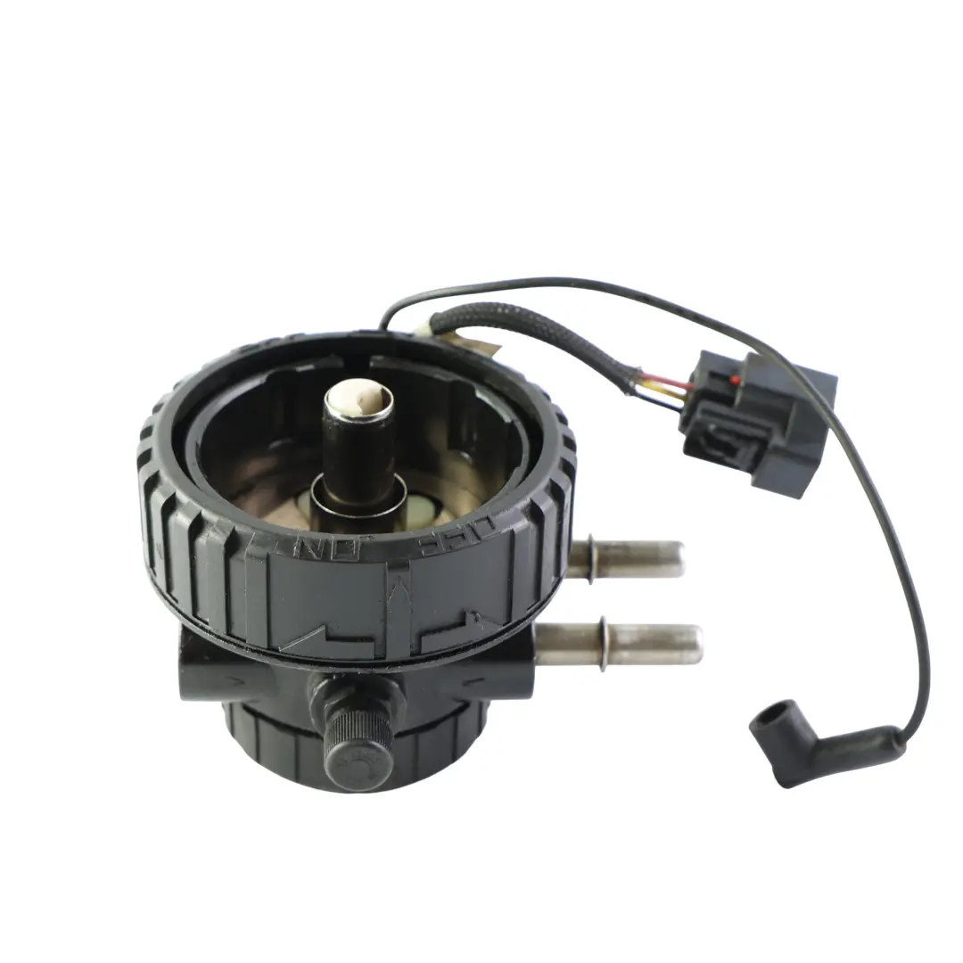 Alloggiamento Filtro Carburante 4.4 Diesel per Land Rover L405 con numero di parte LR106271 Land Rover L405 Alloggiamento Filtro Carburante 4.4 Diesel - SKU LR106271 - Numero di parte LR106271