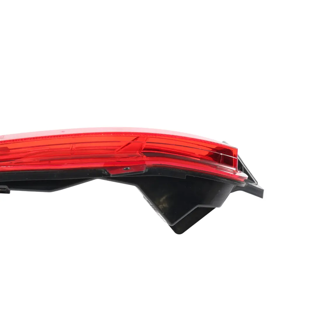 Lampa Przeciwmgielna Tylna Prawa do Land Rover Range Rover Velar L560 o numerze LR108351 Land Rover Range Rover Velar L560 Lampa Przeciwmgielna Tylna Prawa - SKU LR108351 - Numer Części LR108351