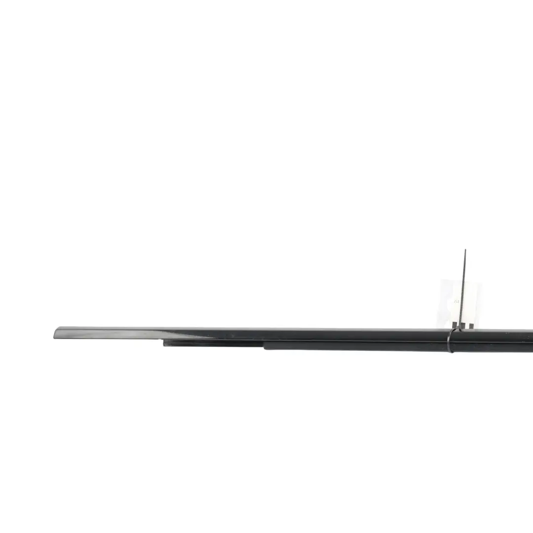 Door Window Weatherstrip Strip Rear Left N/S LR111475 to Range Rover Velar L560 with Part number LR111474 Range Rover Velar L560 Door Window Weatherstrip Strip Rear Left N/S LR111475 - SKU LR111474 - Part number LR111474