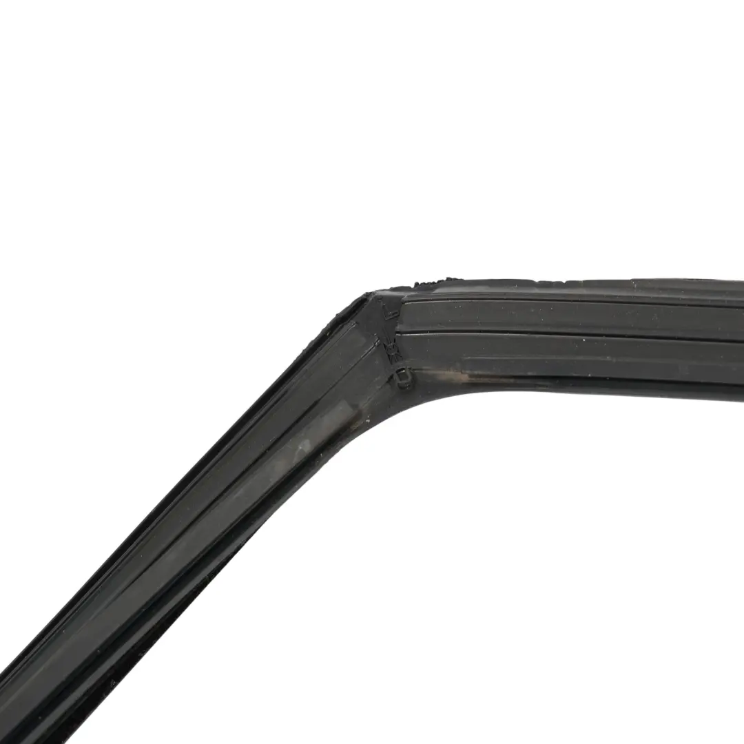 Guarnizione Vetro Post Sinistra per Land Rover Range Rover Evoque L551 con numero di parte LR114335 Land Rover Range Rover Evoque L551 Guarnizione Vetro Post Sinistra - SKU LR114335 - Numero di parte LR114335