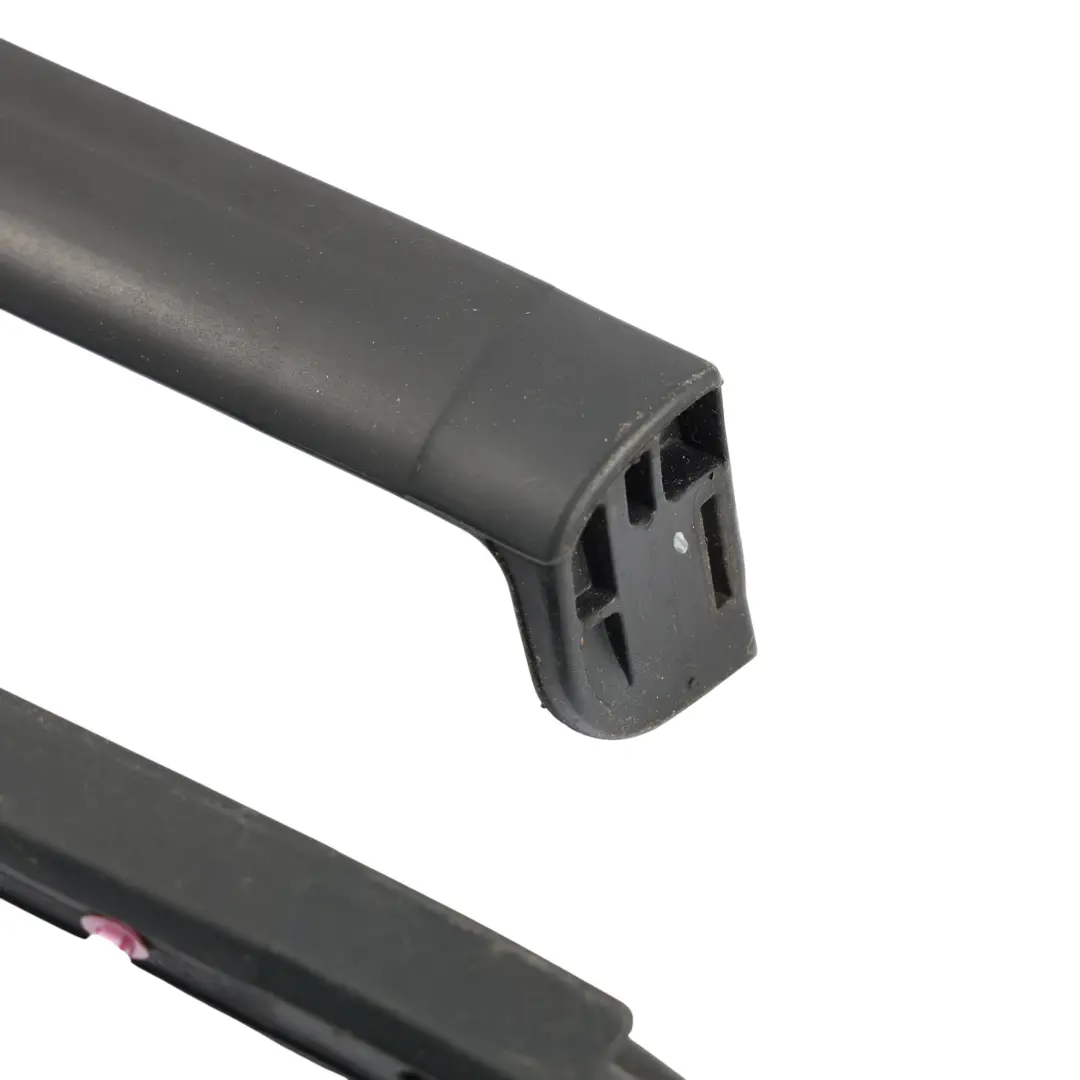 Joint Porte Caoutchouc Extérieur Arrière Gauche pour Range Rover Evoque L551 à propos du numéro de pièce LR114337 Range Rover Evoque L551 Joint Porte Caoutchouc Extérieur Arrière Gauche - SKU LR114337 - Numéro de pièce LR114337