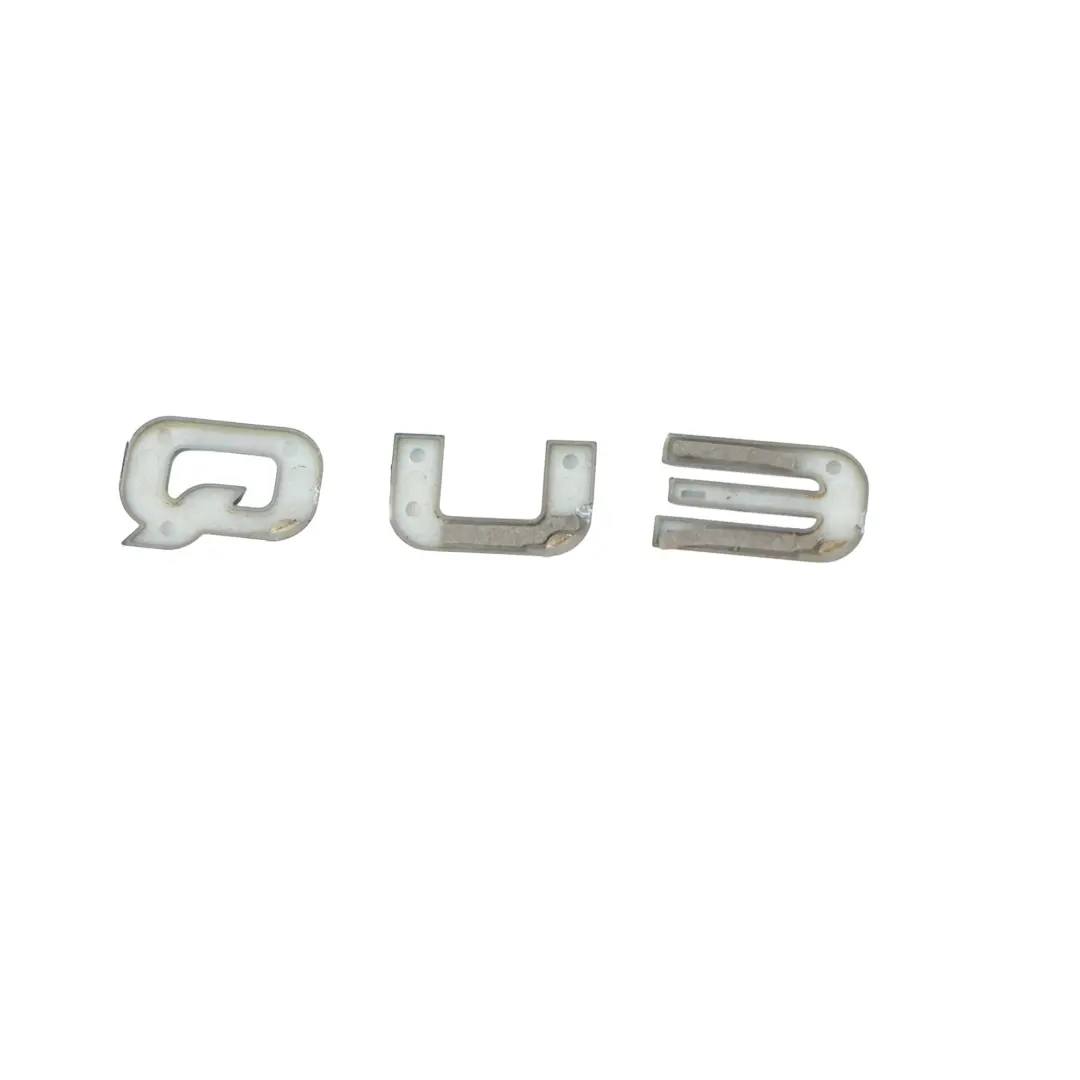 Emblema Letrero "EVOQUE" Portón Trasero para Range Rover Evoque L551 con número de pieza LR114434 Range Rover Evoque L551 Emblema Letrero "EVOQUE" Portón Trasero - SKU LR114434 - Número de pieza LR114434