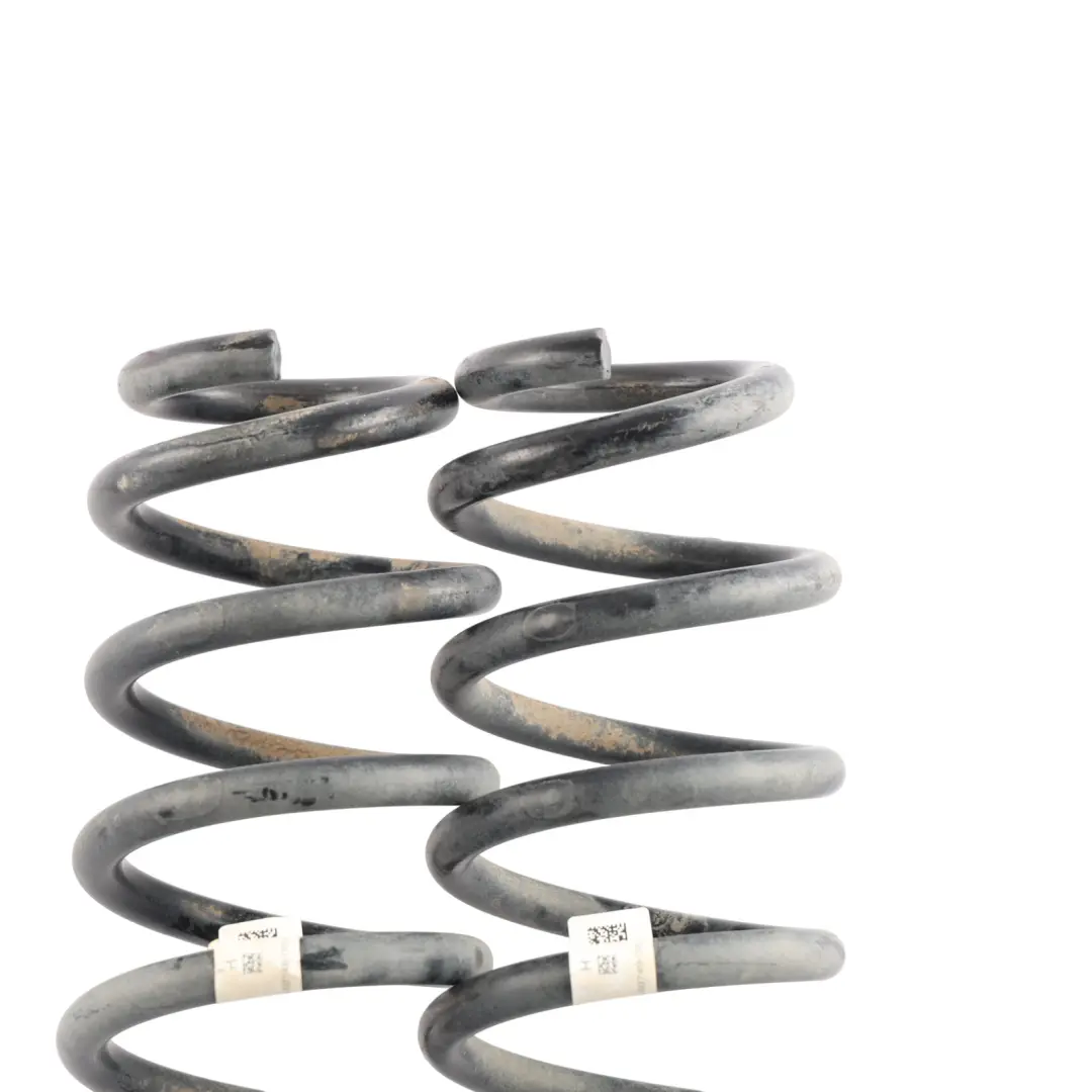 Axle Suspension Coil Spring Set K8D2-5B749-GB to Range Rover Evoque L551 Rear with Part number LR114453 Range Rover Evoque L551 Rear Axle Suspension Coil Spring Set K8D2-5B749-GB - SKU LR114453 - Part number LR114453
