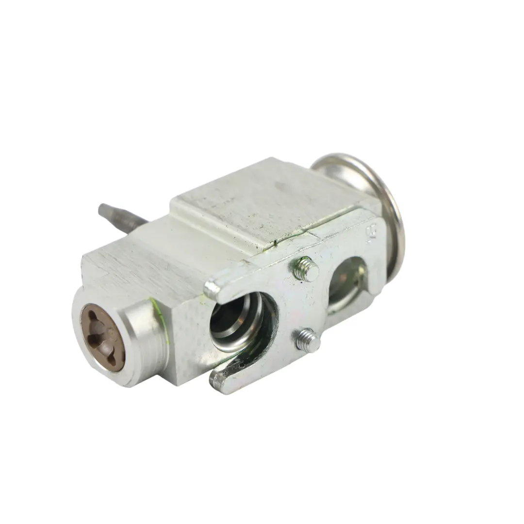 A/C Air Conditioning Expansion Valve K8D2-19849-AA to Range Rover Evoque L551 with Part number LR115694 Range Rover Evoque L551 A/C Air Conditioning Expansion Valve K8D2-19849-AA - SKU LR115694 - Part number LR115694