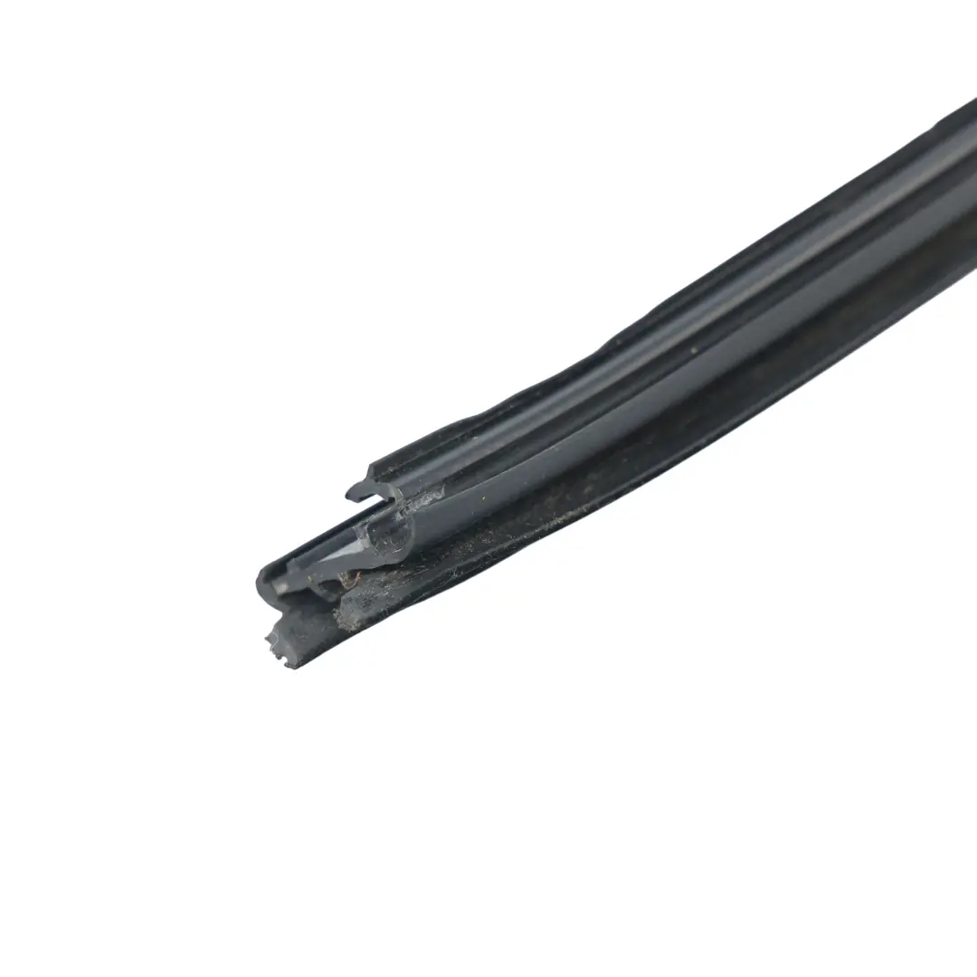 Sellado Ventana Delantera Izquierda K8D2-21435-AA para Range Rover Evoque L551 con número de pieza LR123686 Range Rover Evoque L551 Sellado Ventana Delantera Izquierda K8D2-21435-AA - SKU LR123686 - Número de pieza LR123686