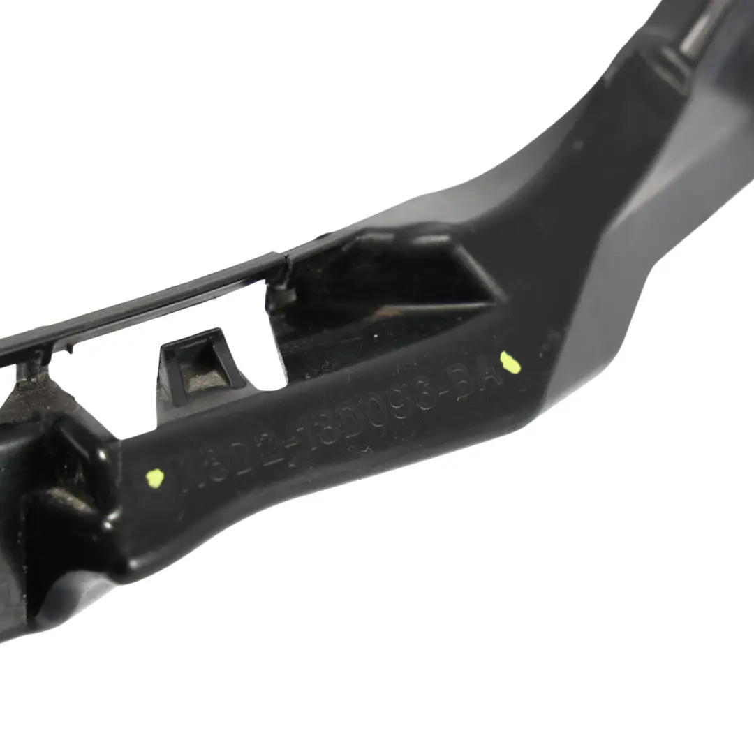 Soporte Faro Delantero Izquierdo K8D2-13D096-BA para Land Rover Evoque L551 con número de pieza LR124534 Land Rover Evoque L551 Soporte Faro Delantero Izquierdo K8D2-13D096-BA - SKU LR124534 - Número de pieza LR124534