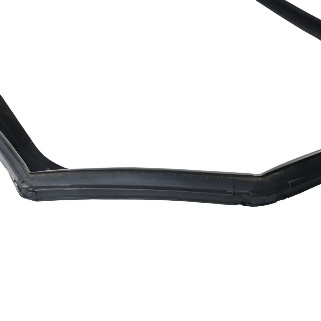 Land Rover Range Rover Velar L560 Joint Guide Vitre Arrière Droit J8A2-25766-AD - SKU LR128134 - Numéro de pièce LR128134