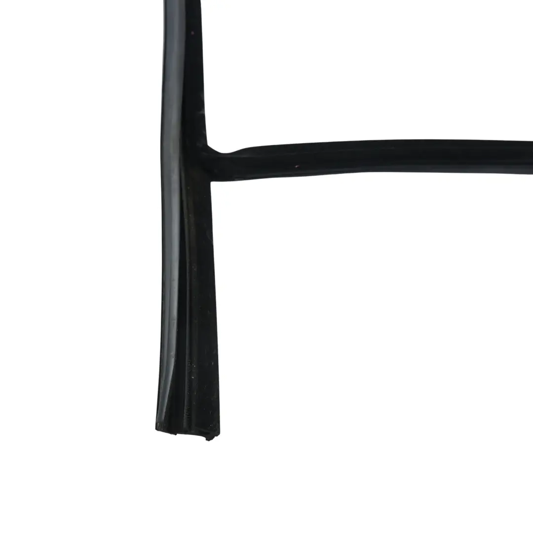 Window Guide Seal Rear Right O/S J8A2-25766-AD to Land Rover Range Rover Velar L560 with Part number LR128134 Land Rover Range Rover Velar L560 Window Guide Seal Rear Right O/S J8A2-25766-AD - SKU LR128134 - Part number LR128134