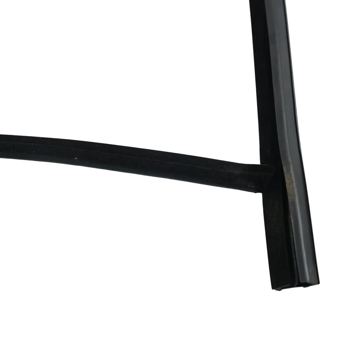 Land Rover Range Rover Velar L560 Joint Guide Vitre Arrière Droit J8A2-25766-AD - SKU LR128134 - Numéro de pièce LR128134