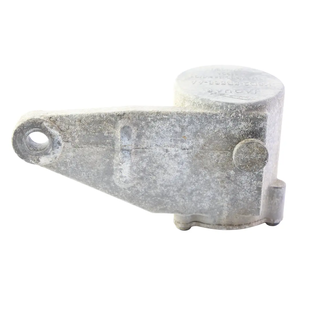 Member Damper Right O/S K8D2-5B568-AA to Land Range Rover Evoque L551 Rear Cross with Part number LR135018 Land Range Rover Evoque L551 Rear Cross Member Damper Right O/S K8D2-5B568-AA - SKU LR135018 - Part number LR135018