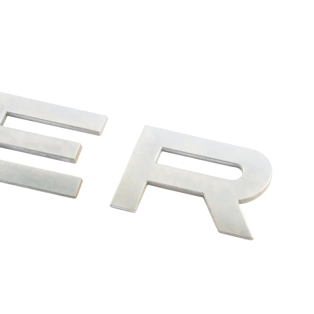 Motorhaube Emblem Logo Schriftzug J8A2-16B856-BB für Range Rover Velar L560 mit Teilenummer LR147287 Range Rover Velar L560 Motorhaube Emblem Logo Schriftzug J8A2-16B856-BB - SKU LR147287 - Teilenummer LR147287