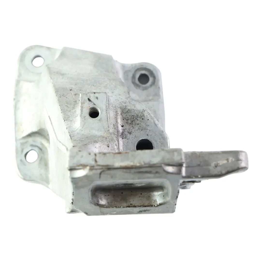 Mount Support Left N/S 3.0 Diesel KPLA-6061-BA to Range Rover Sport L494 Engine with Part number LR147912 Range Rover Sport L494 Engine Mount Support Left N/S 3.0 Diesel KPLA-6061-BA - SKU LR147912 - Part number LR147912