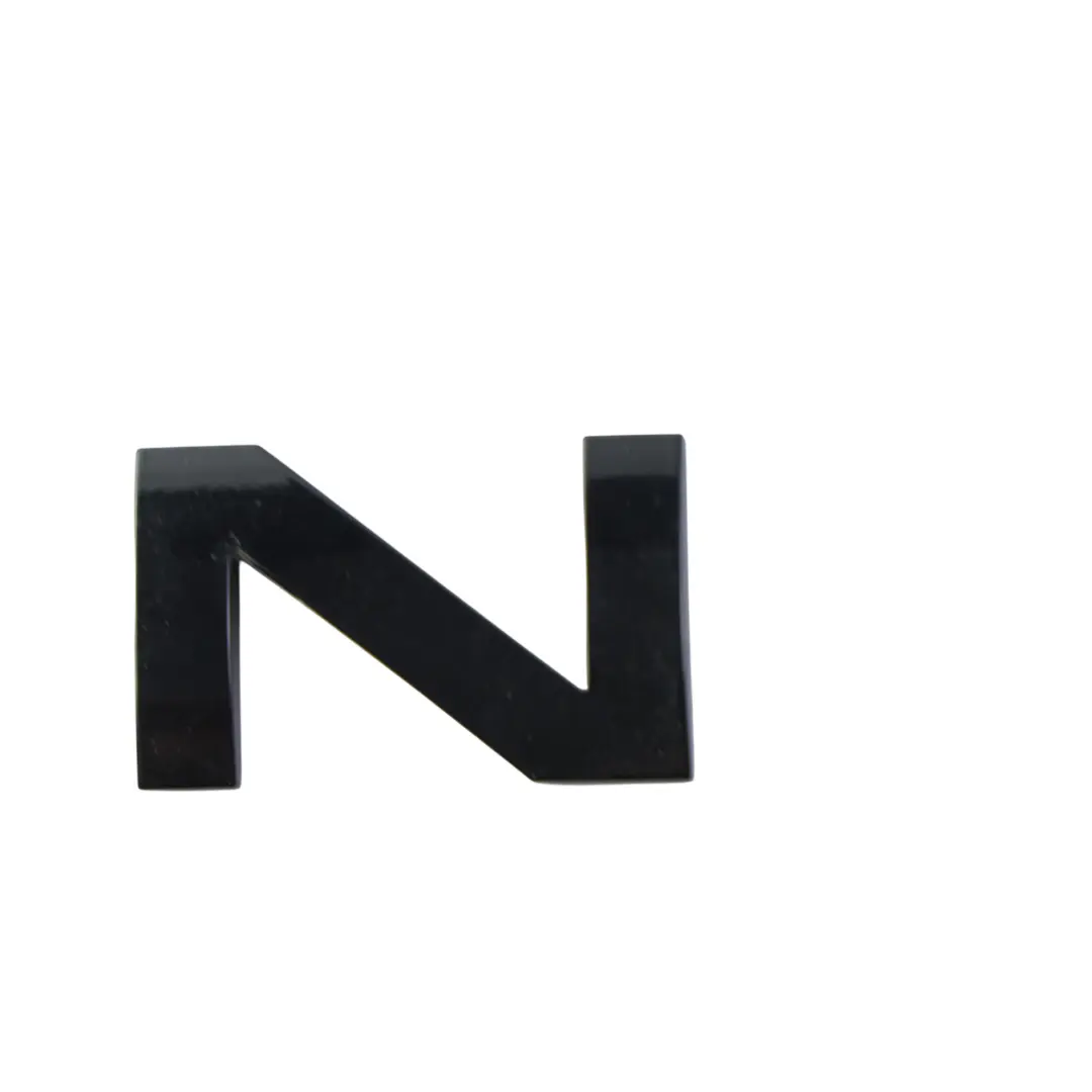 Emblemat Znaczek Napis Range Czarny do Range Rover Velar L560 o numerze LR154637 Range Rover Velar L560 Emblemat Znaczek Napis Range Czarny - SKU LR154637 - Numer Części LR154637