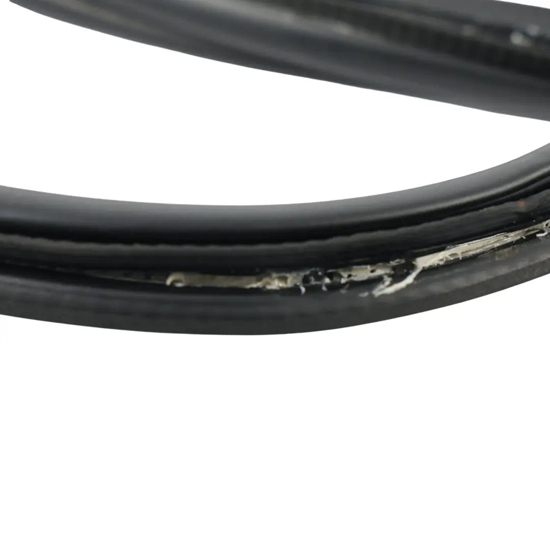 Range Rover Velar L560 Heckklappe Dichtung Gummi J8A2-43712-AD - SKU LR183635 - Teilenummer LR183635