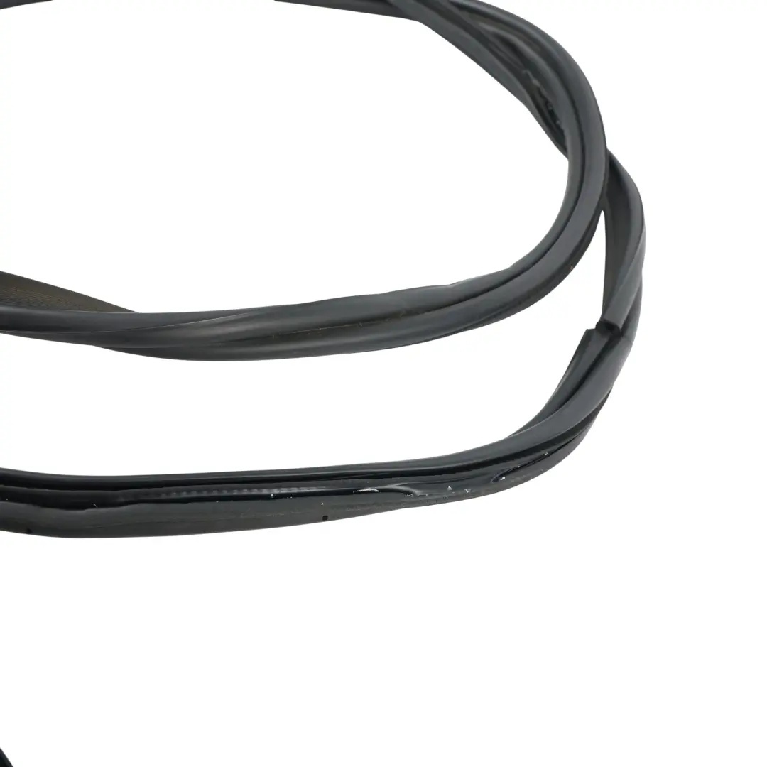 Range Rover Velar L560 Rear Tailgate Seal Gasket Surround Rubber J8A2-43712-AD - SKU LR183635 - Part number LR183635