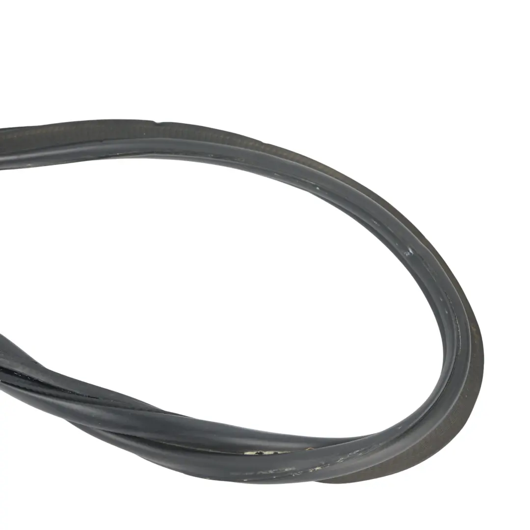 Guarnizione Portellone Posteriore Gomma J8A2-43712-AD per Range Rover Velar L560 con numero di parte LR183635 Range Rover Velar L560 Guarnizione Portellone Posteriore Gomma J8A2-43712-AD - SKU LR183635 - Numero di parte LR183635