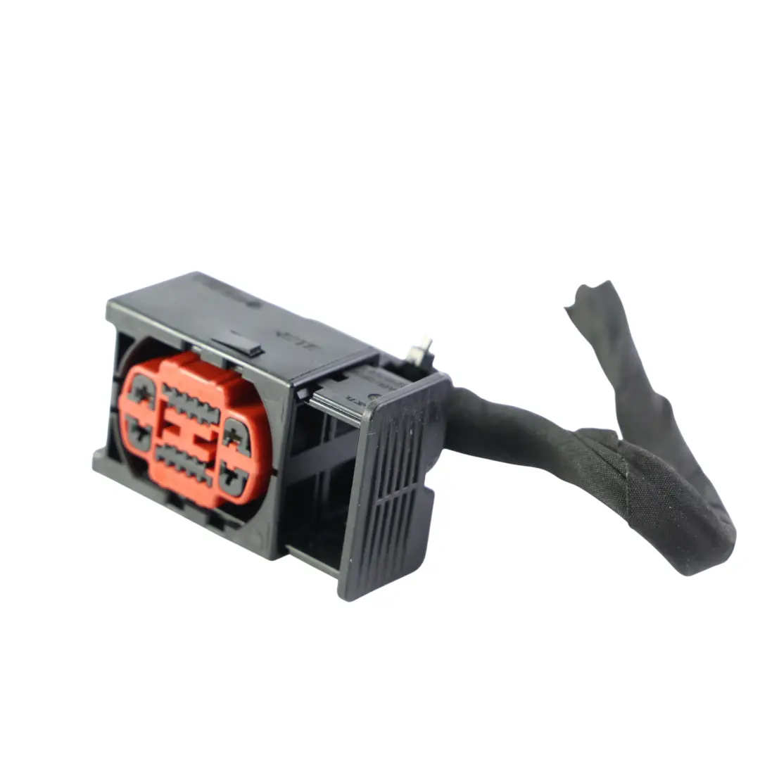 LED Headlight Plug Wiring Loom Left N/S R8D2-13W030-GB to Range Rover Evoque L551 with Part number LR186023 Range Rover Evoque L551 LED Headlight Plug Wiring Loom Left N/S R8D2-13W030-GB - SKU LR186023-2 - Part number LR186023