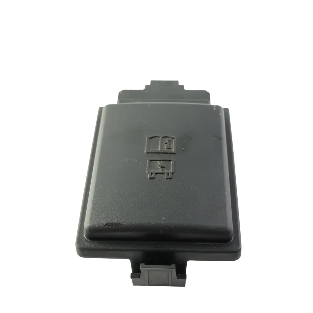 Land Rover Velar L560 Boîtier Fusibles Couvercle Supérieur - SKU M8A2-14A076-CB - Numéro de pièce M8A2-14A076-CB