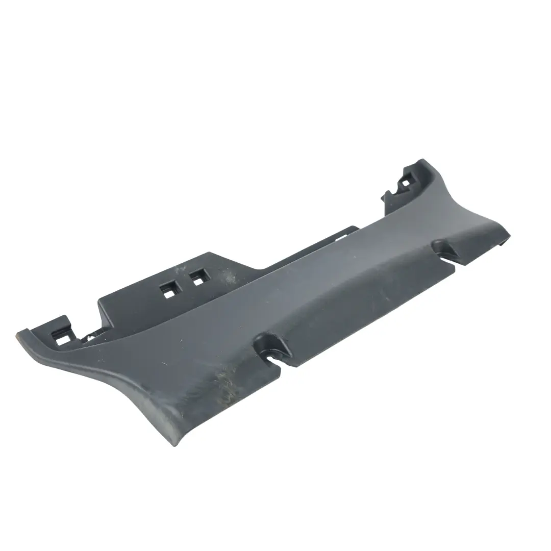 Osłona Tylna Środkowa Hak Holowniczy do Range Rover Velar L560 o numerze M8A2-17F846-AA Range Rover Velar L560 Osłona Tylna Środkowa Hak Holowniczy - SKU M8A2-17F846-AA - Numer Części M8A2-17F846-AA