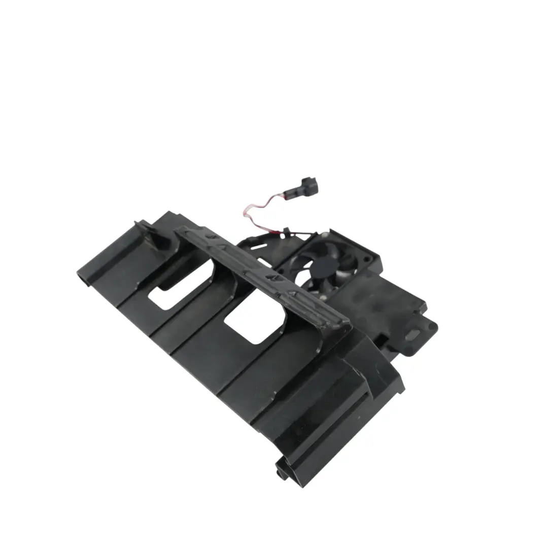 Control Unit ECU Bracket Cooler to Range Rover Evoque L551 Engine with Part number M8D2-12C525-AA Range Rover Evoque L551 Engine Control Unit ECU Bracket Cooler - SKU M8D2-12C525-AA - Part number M8D2-12C525-AA