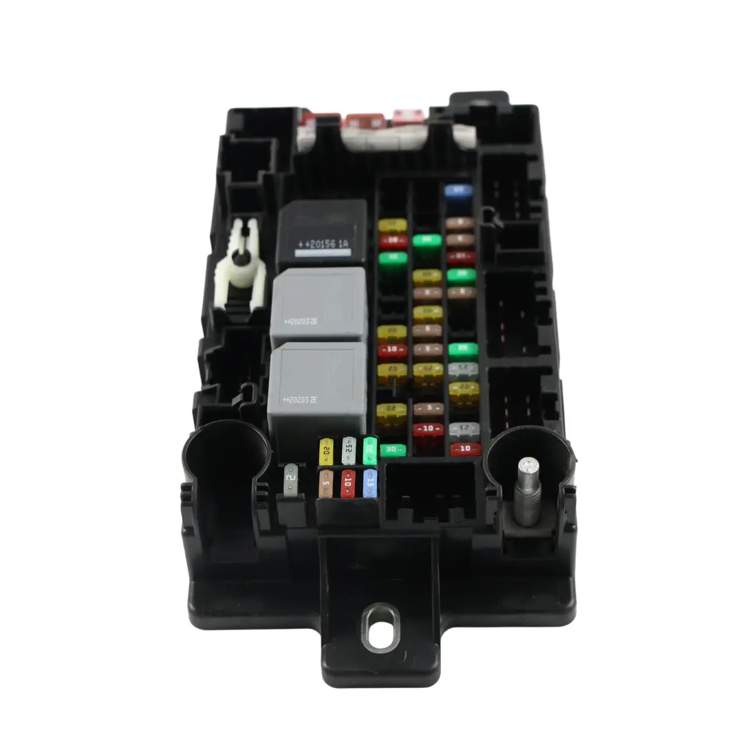 Scatola Fusibili Posteriore Modulo Relè per Range Rover Evoque L551 con numero di parte M8D2-14N030-AA Range Rover Evoque L551 Scatola Fusibili Posteriore Modulo Relè - SKU M8D2-14N030-AA - Numero di parte M8D2-14N030-AA