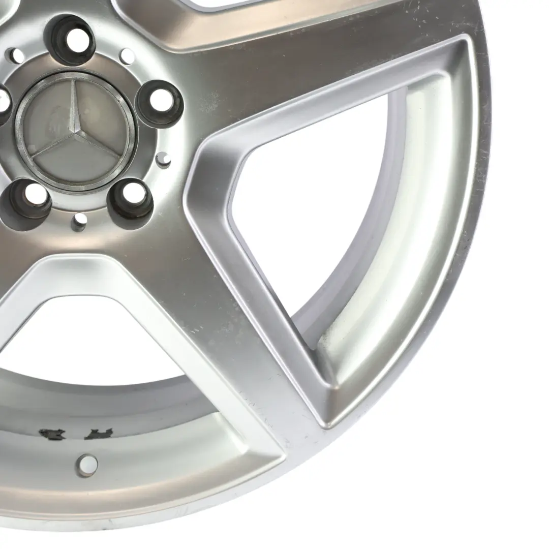 Inny Mercedes AMG Jante Alliage Argent 19" 8.5J ET:45 Étoile 5 Branches 5x112 pour à propos du numéro de pièce MERCEDES-VIA-19 Inny Mercedes AMG Jante Alliage Argent 19" 8.5J ET:45 Étoile 5 Branches 5x112 - SKU MERCEDES-VIA-19-2 - Numéro de pièce MERCEDES-VIA-19