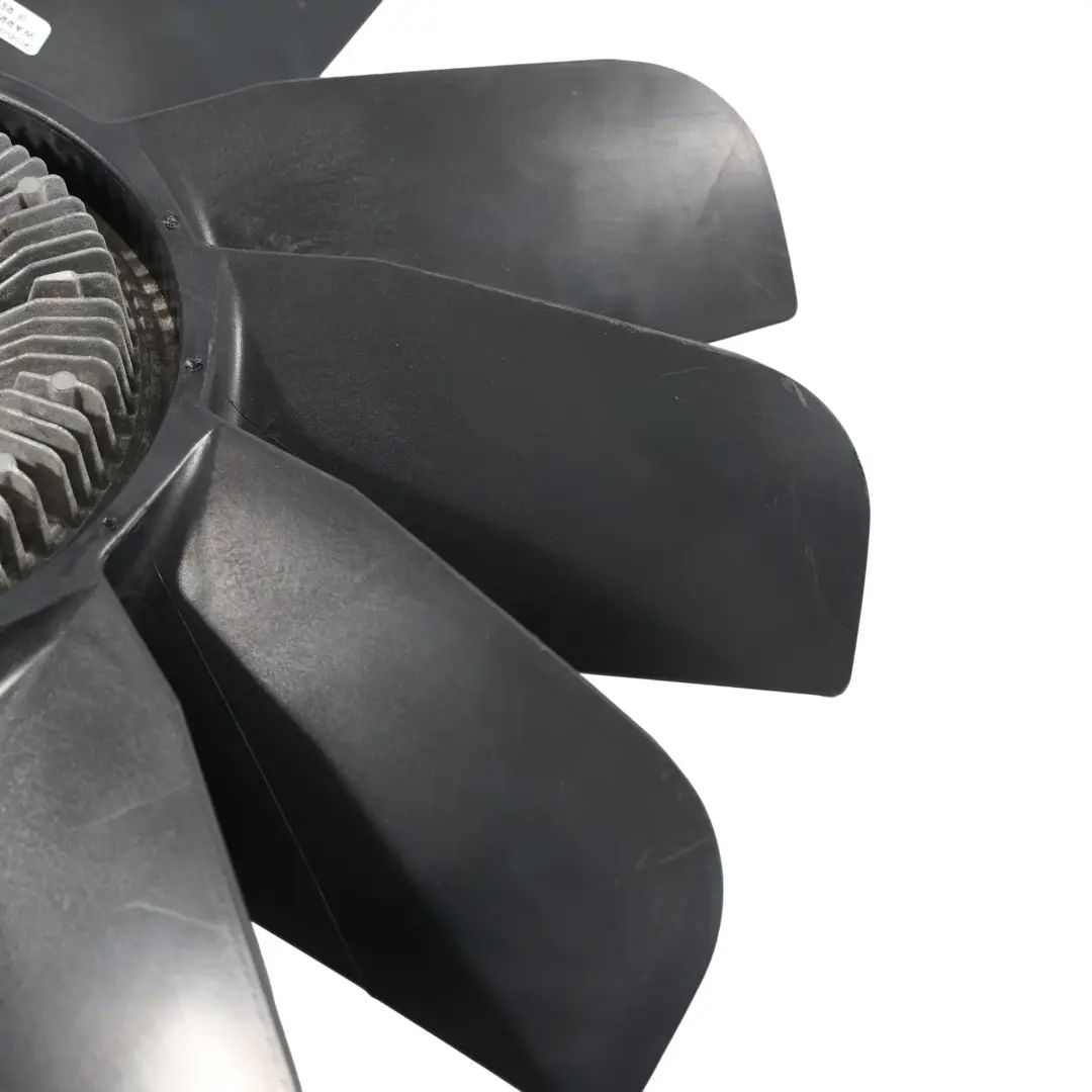 Radiator Fan Blades Motor 2.5 to Land Rover Discovery 2 L318 with Part number PGG000180 Land Rover Discovery 2 L318 Radiator Fan Blades Motor 2.5 - SKU PGG000180 - Part number PGG000180
