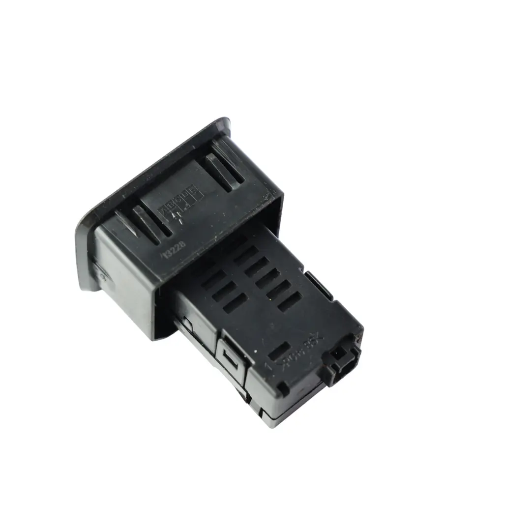 Range Rover Evoque L551 Velar L560 USB-C Anschluss Buchse - SKU R8A2-19010-AB - Teilenummer R8A2-19010-AB